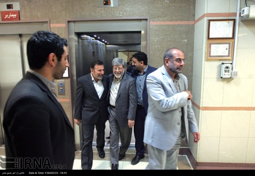 عیادت مقامات دولتی از رئیس انرژی اتمی