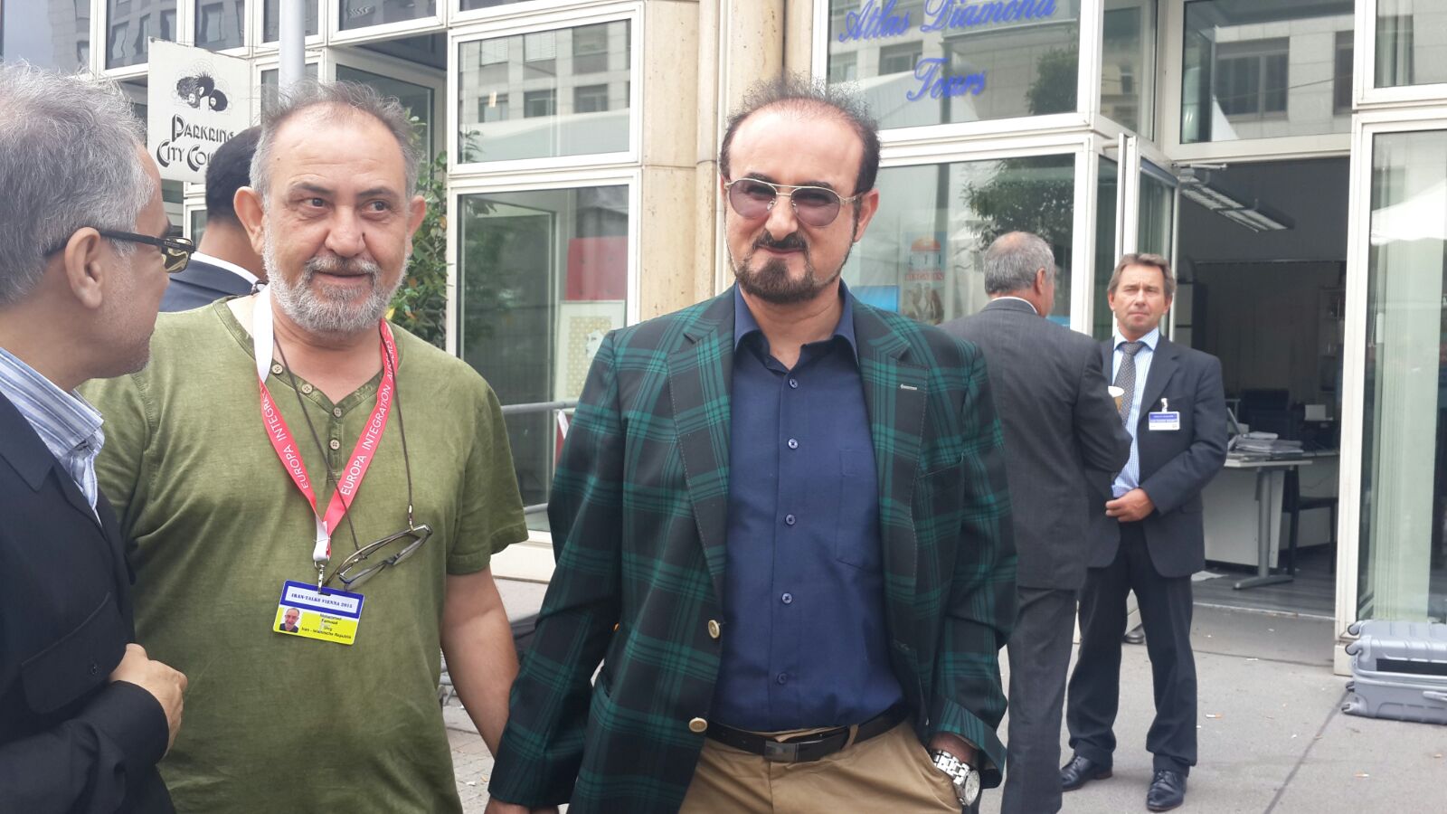 خواننده ایرانی در هتل محل مذاکرات+عکس