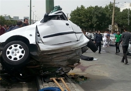 برخورد مرگبار خانم راننده با تیر چراغ برق +عکس