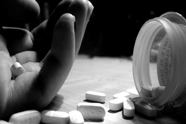 دو خودکشی در یک روز دو خودکشی در یک روز