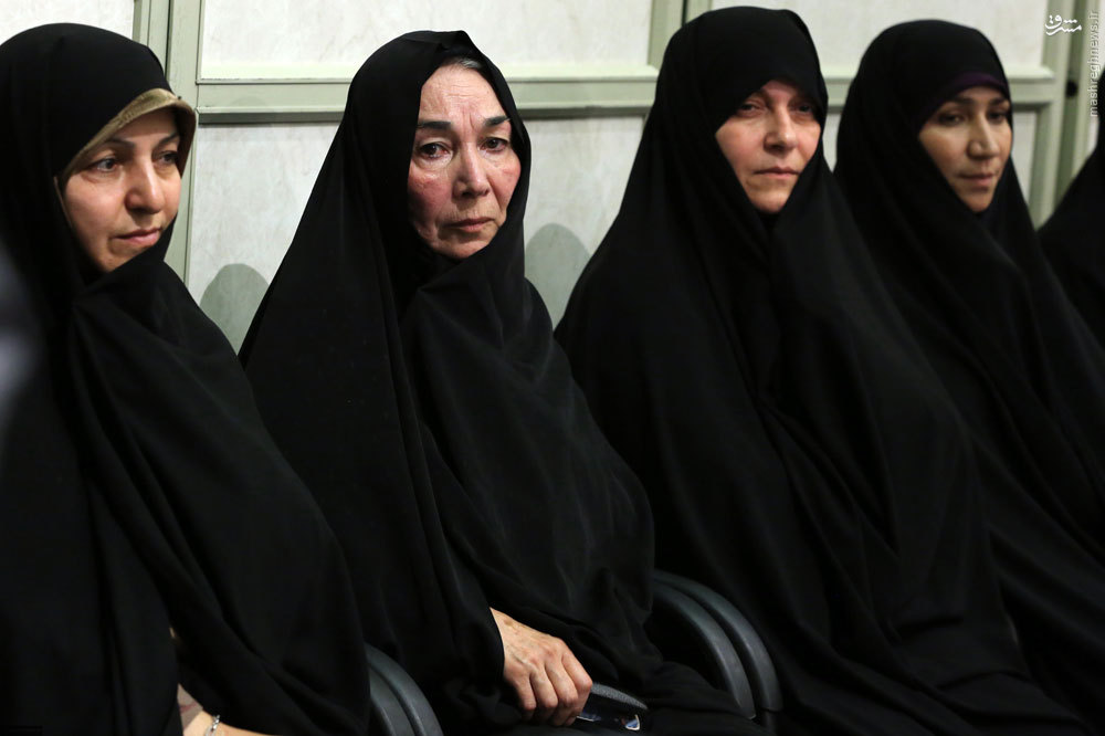 عکس/ خانم بازیگر در دیدار امروز رهبری