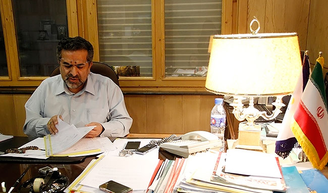 شمقدری با حمله به اصغر فرهادی، دوباره خودزنی کرد!