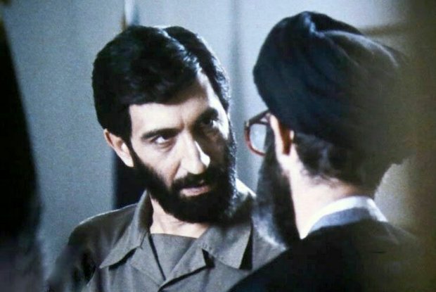 رهبر انقلاب در «ایستاده در غبار» +عکس