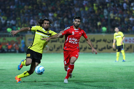تساوی سپاهان و پرسپولیس در نیمه نخست