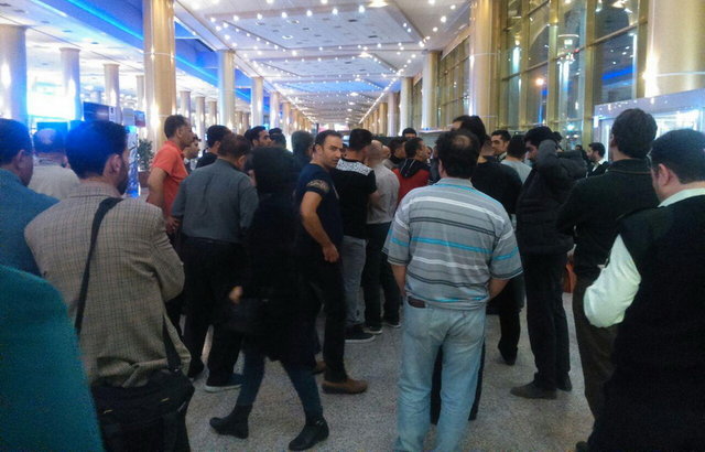 سرگردانی مسافران در فرودگاه مشهد + تصاویر