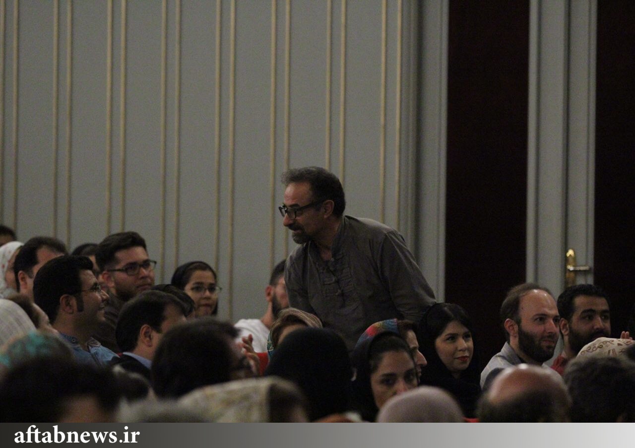 همنوای مستانه دوستآوای دوست را سبحه صد دانه می‌شنوی