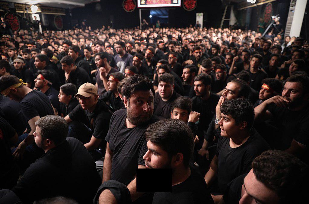 از اکبر عبدی تا امیر جعفری در مراسم عزای حسینی/ تصاویر