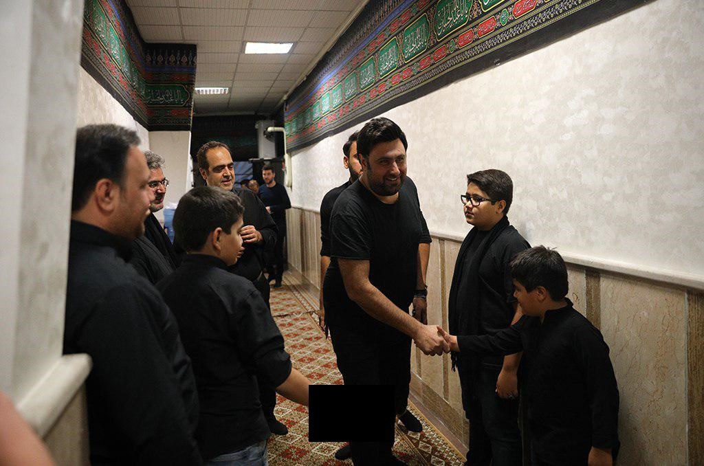 از اکبر عبدی تا امیر جعفری در مراسم عزای حسینی/ تصاویر