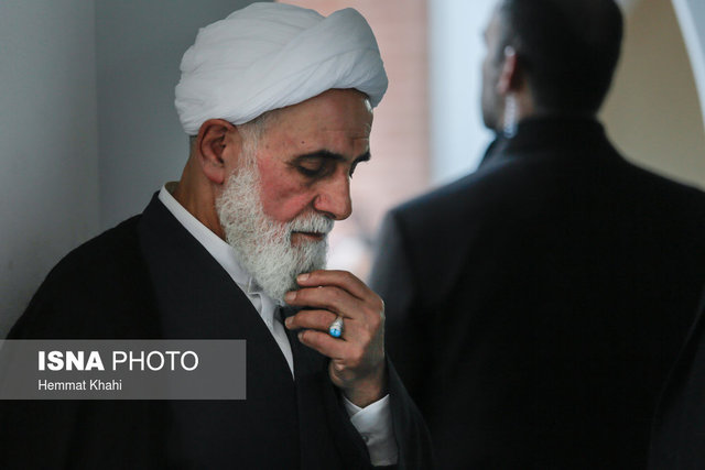 عضو جبهه پایداری: زمان ناطق نوری گذشته است