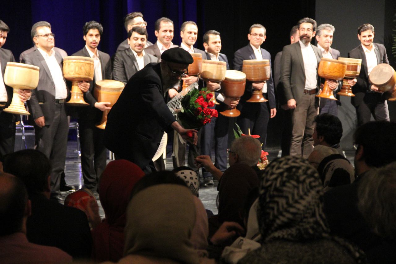 شبی که رقص پنجه‌ها تجلی‌گاه عشق شد