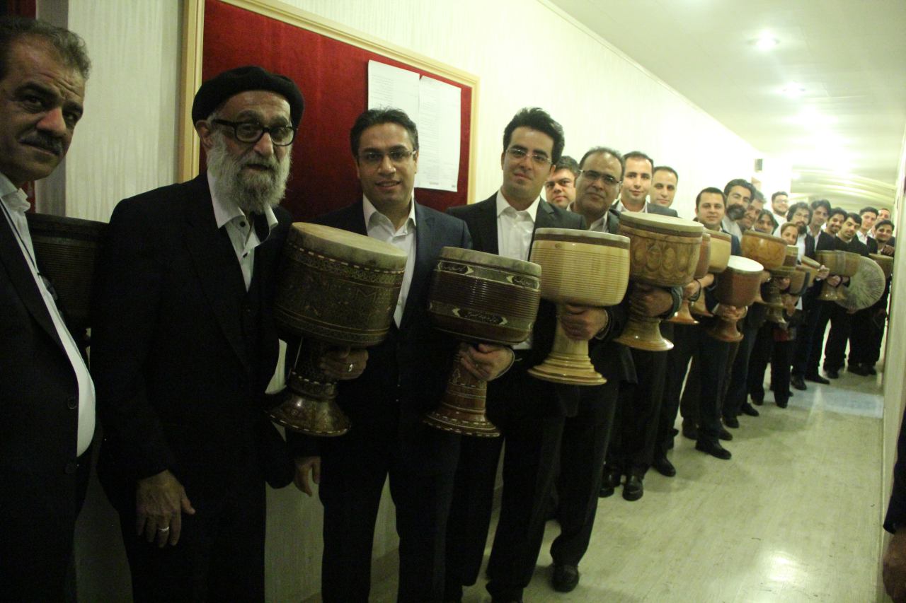 شبی که رقص پنجه‌ها تجلی‌گاه عشق شد