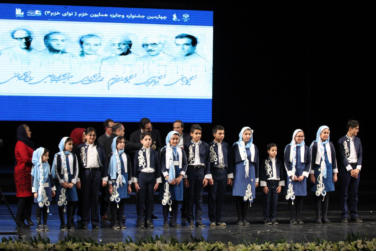 هنرمندان کوچک و بزرگ دلی از جنس همایون خرم