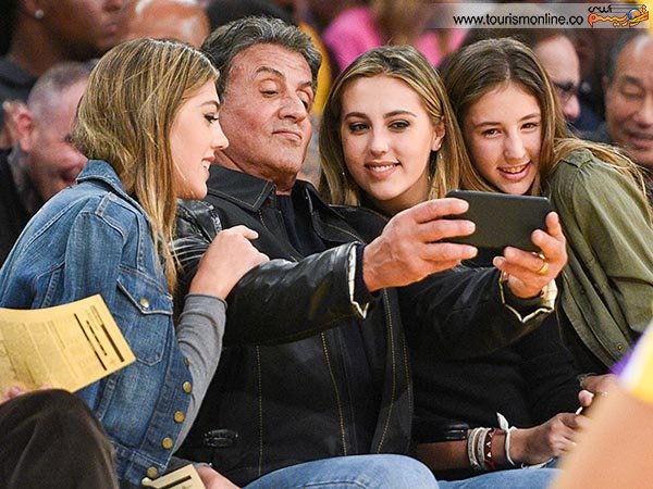 بازیگر مشهور و سه دختر جوانش +عکس