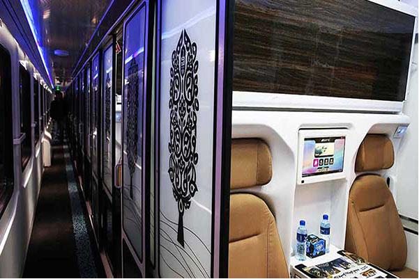 برای سفر به مشهد، قطار غزال بنیاد بهتر است یا قطار فدک؟