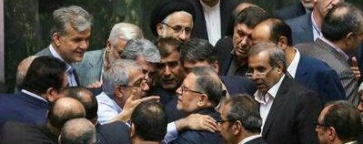 ضرب و شتم رئیس بانک مرکزی در مجلس؟