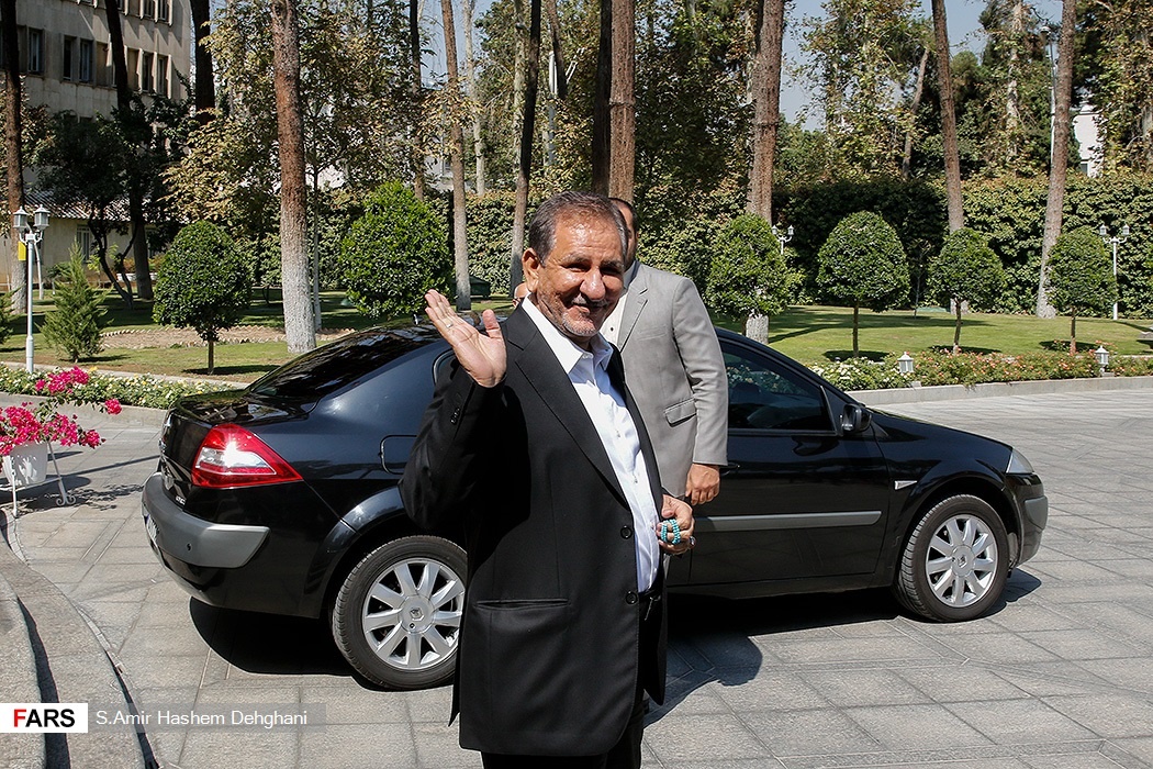 عکس/ خودرویی که جهانگیری با آن از هیات دولت رفت