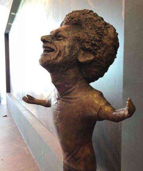 رونمایی از مجسمه عجیب محمد صلاح +عکس
