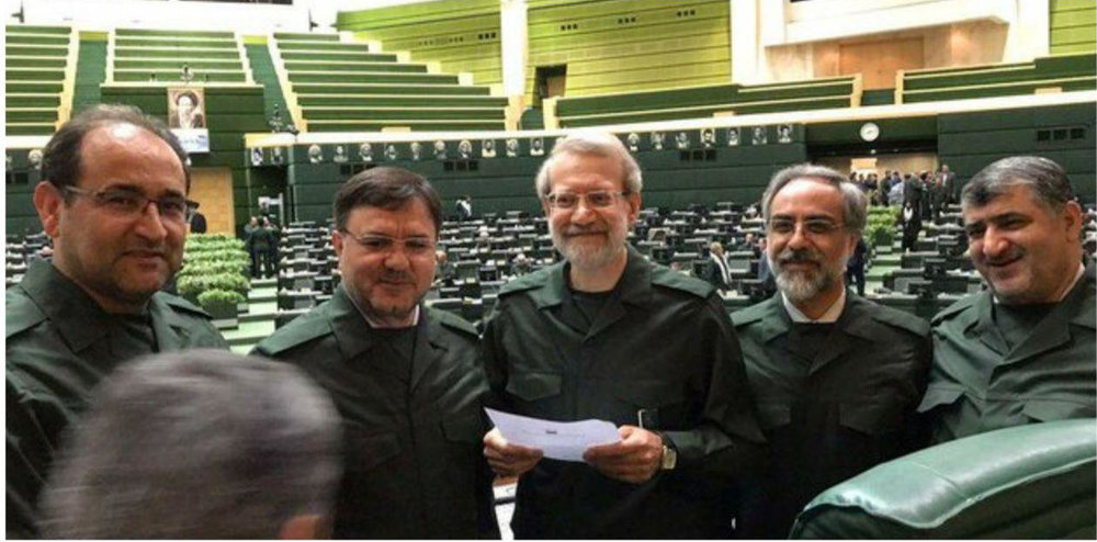 عکس لاریجانی با لباس سپاه