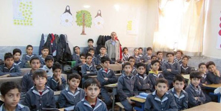 مدارس کشور تعطیل نیستند