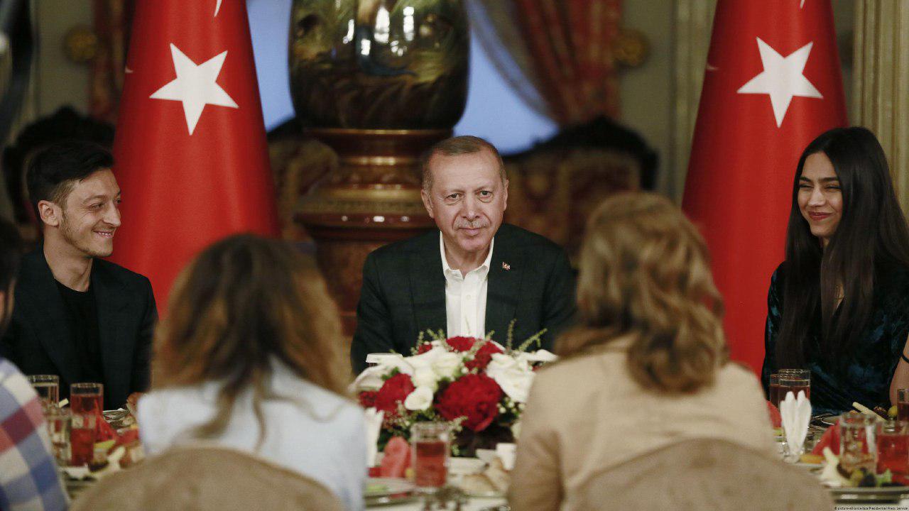 شام افطاری اوزیل و اردوغان+عکس
