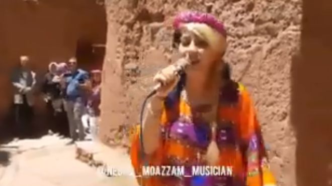 تشکیل پرونده تک‌خوانی یک زن در ابیانه