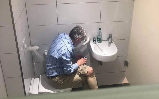 اعتراف استادبزرگ شطرنج به تقلب در توالت! اعتراف استادبزرگ شطرنج به تقلب در توالت!