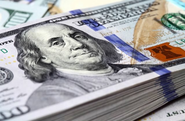 مقاومت یورو در برابر دلار شکست مقاومت یورو در برابر دلار شکست