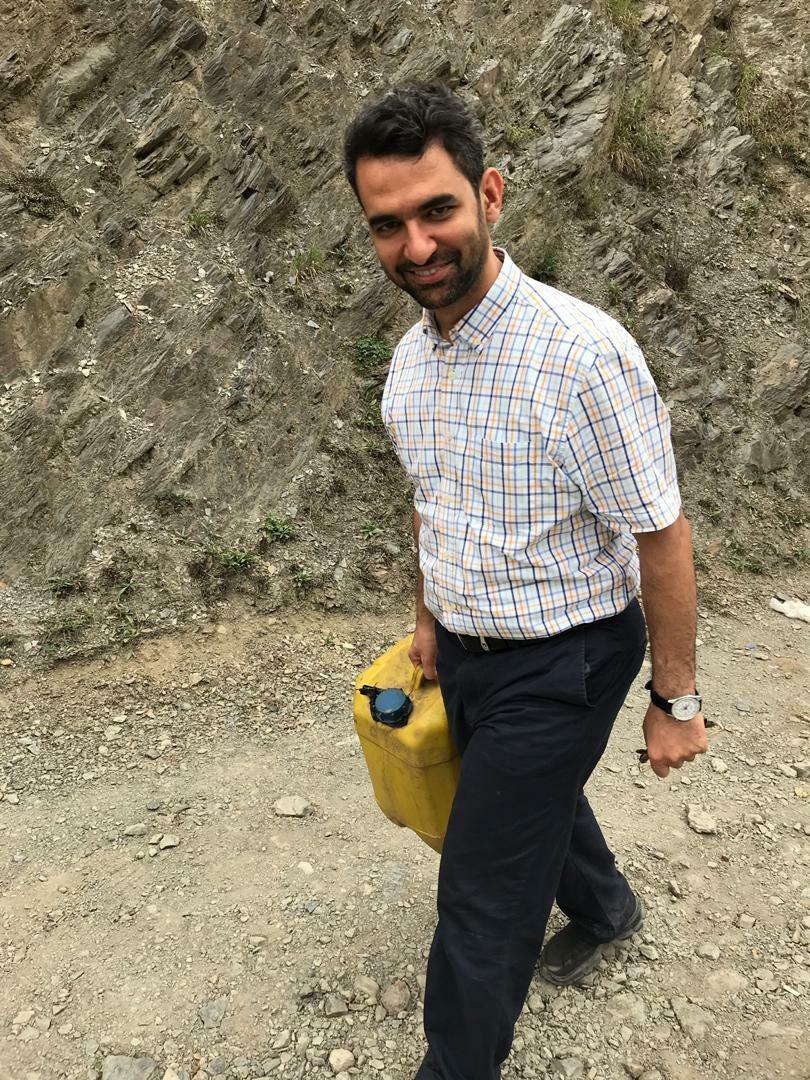 وزیر ارتباطات: بنزین رسید، حالا شلنگ نداریم!+عکس وزیر ارتباطات: بنزین رسید، حالا شلنگ نداریم!+عکس