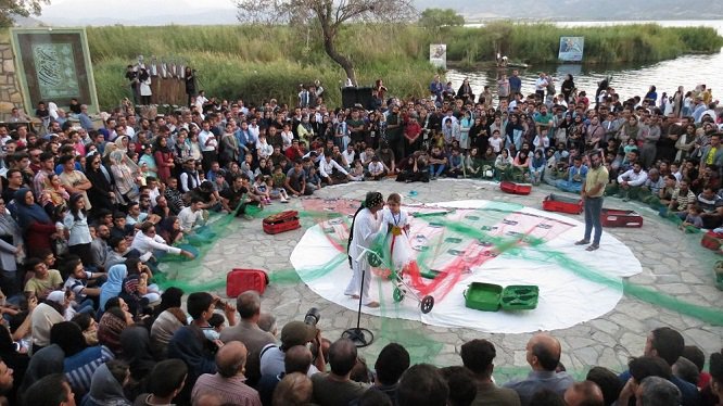 مردم پایه گذار جشنواره مریوان اند، نه من! مردم پایه گذار جشنواره مریوان اند، نه من!