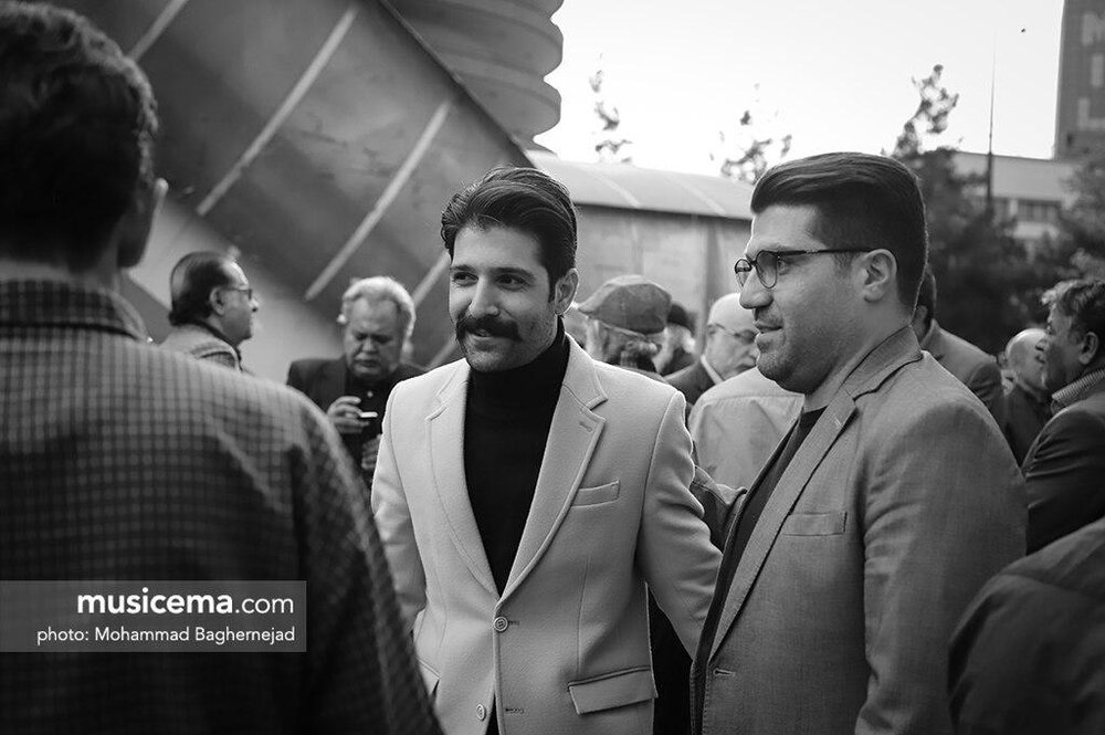 عکس/ حمید هیراد در مراسم ترحیم حسین دهلوی عکس/ حمید هیراد در مراسم ترحیم حسین دهلوی