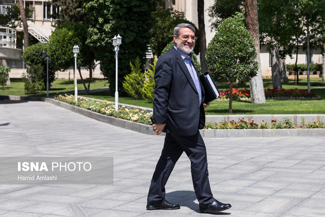 وزیر کشور: بخشنامه تفکیک زن و مرد در ادارات وجود ندارد وزیر کشور: بخشنامه تفکیک زن و مرد در ادارات وجود ندارد