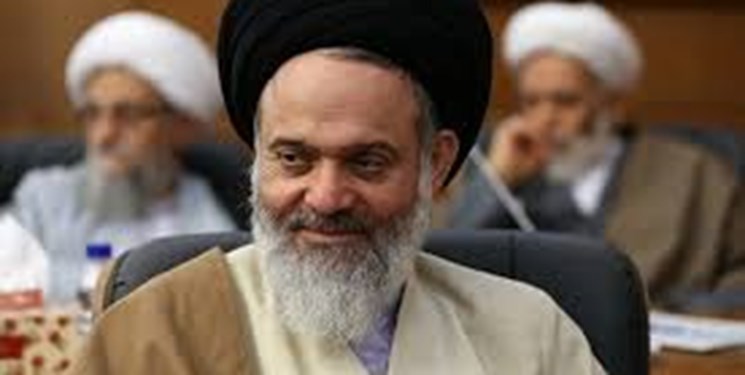 امام جمعه قم در بیمارستان بستری شد