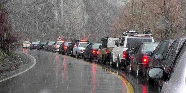 بارش برف و باران در محورهای شمال کشور بارش برف و باران در محورهای شمال کشور