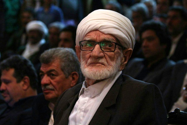 مراسم تجلیل از دوتار نواز مشهور خواف برگزار شد مراسم تجلیل از دوتار نواز مشهور خواف برگزار شد