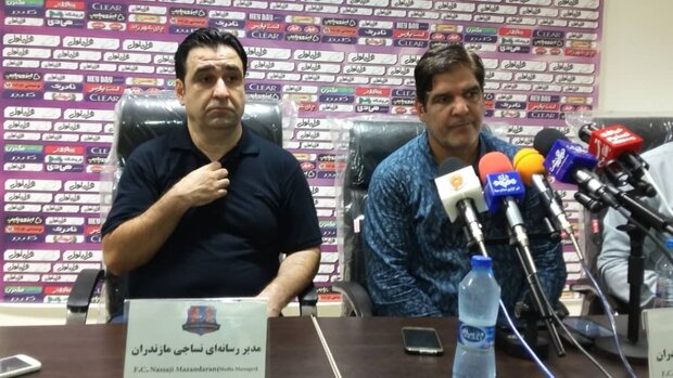مهاجری استعفا کرد