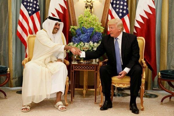 ترامپ تلفنی با امیر قطر گفتگو کرد ترامپ تلفنی با امیر قطر گفتگو کرد