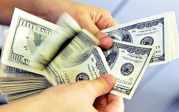 پیشروی دلار در بازار آزاد پیشروی دلار در بازار آزاد