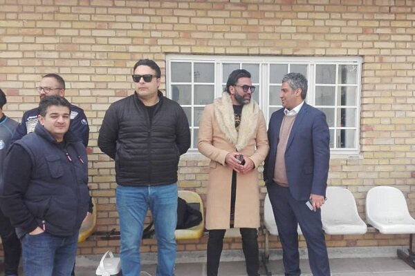 برادر فرهاد مجیدی نزدیک به نیمکت استقلال