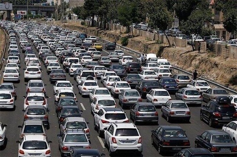 ترافیک سنگین در مسیر جنوب به شمال محور چالوس ترافیک سنگین در مسیر جنوب به شمال محور چالوس