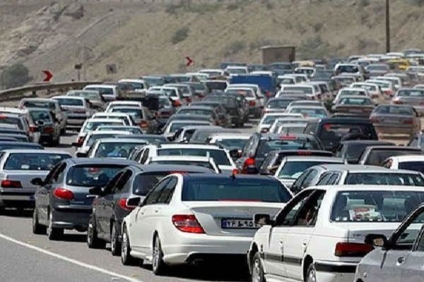 ترافیک در محور هراز فوق سنگین است ترافیک در محور هراز فوق سنگین است