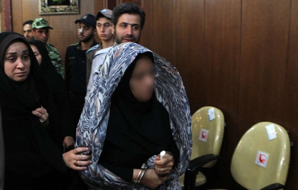 تبرئه زن جوانی که شوهر پیرش را با شال خفه کرد تبرئه زن جوانی که شوهر پیرش را با شال خفه کرد