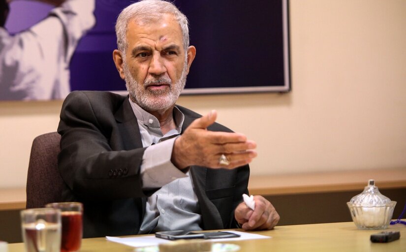 انتقاد تند یک اصولگرا از شعار &laquo;دولت باید سقوط کند&raquo;