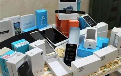 واردات موبایل با دلار دولتی، فروش با دلار آزاد واردات موبایل با دلار دولتی، فروش با دلار آزاد