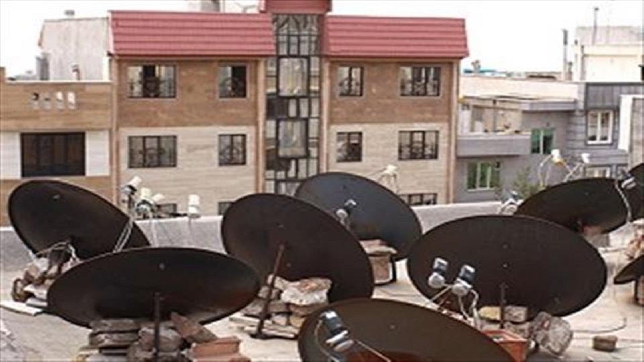 داماد برای نصب دیش ماهواره عروسی را ترک کرد! داماد برای نصب دیش ماهواره عروسی را ترک کرد!