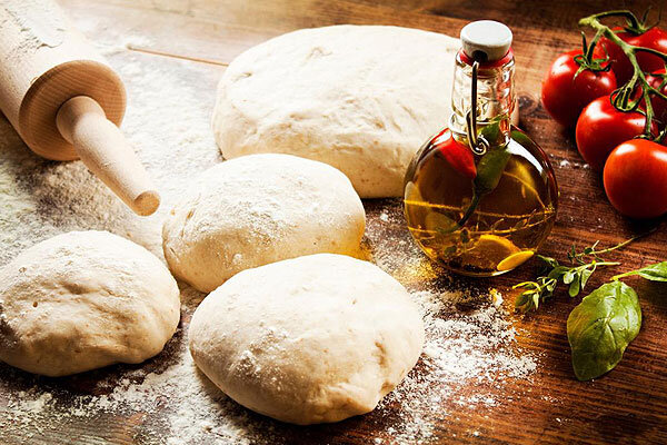 طرز تهیه خمیر پیتزای خانگی