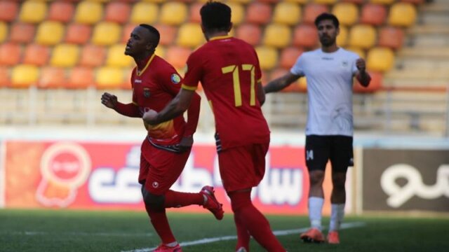 پاتوسی فولادی باقی ماند