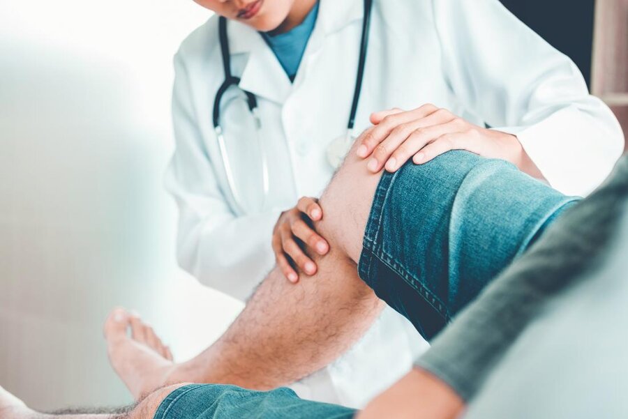 علت گرفتگی عضلات پا در شب چیست؟