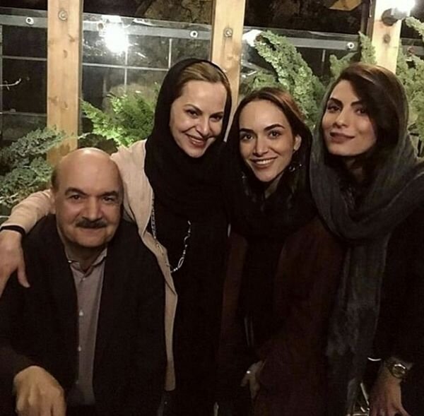 ایرج&zwnj;طهماسب ،همسر و دخترانش + عکس