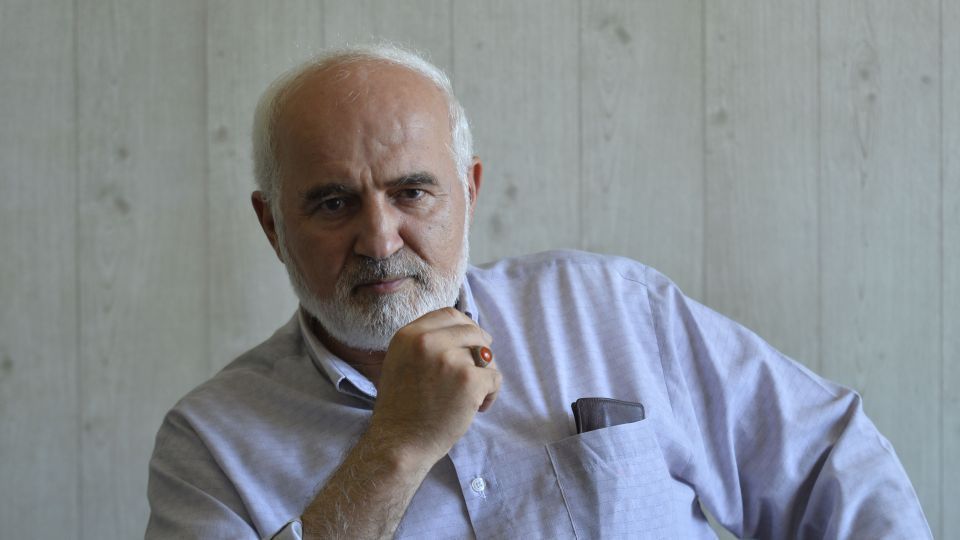 نامه احمد توکلی به نمایندگان: خودروهای ارزان&zwnj;تر را جایگزین خودروهای لوکس تحویلی کنید