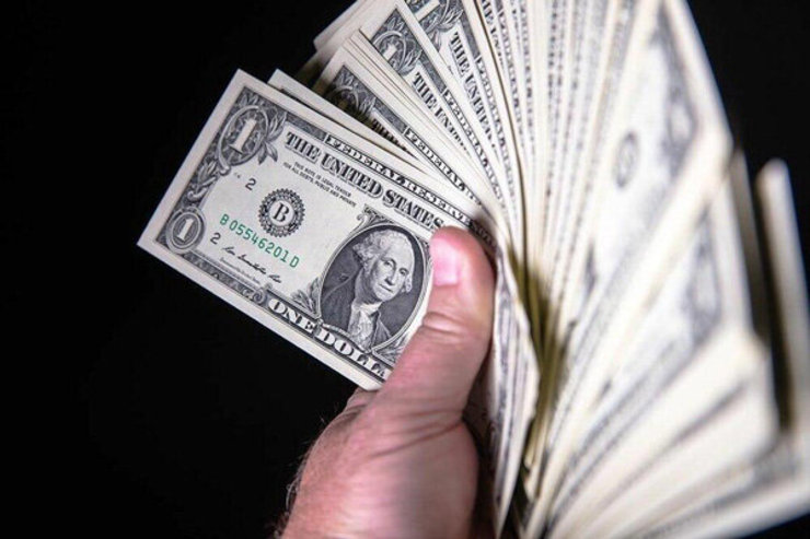 بی اعتنایی دلار به کرونا گرفتن ترامپ! بی اعتنایی دلار به کرونا گرفتن ترامپ!